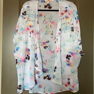 Floral Woman’s Sheer Kimono